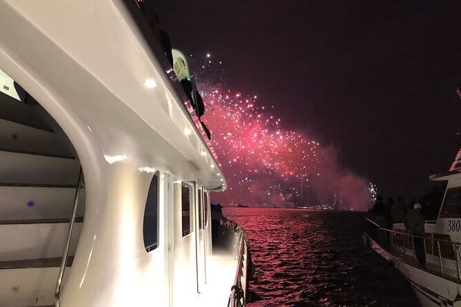 2025 Chinese New Year Fireworks Open Bar Yacht Dinner Cruise HK - Three hours among Victoria Harbour’s lights