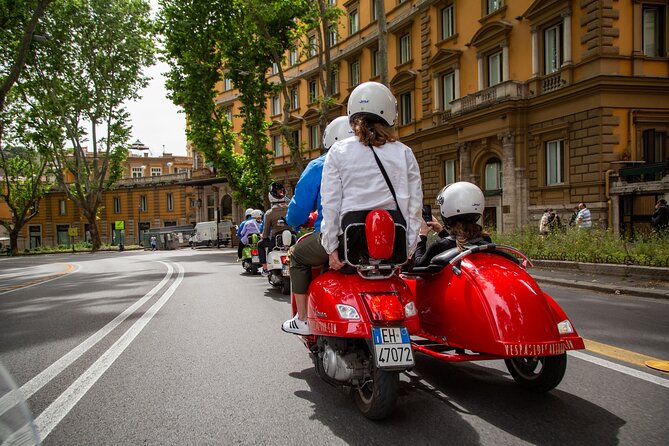 2h Xmas Lights Panoramic Vespa Sidecar Tour - Janiculum Hill and the view over Rome