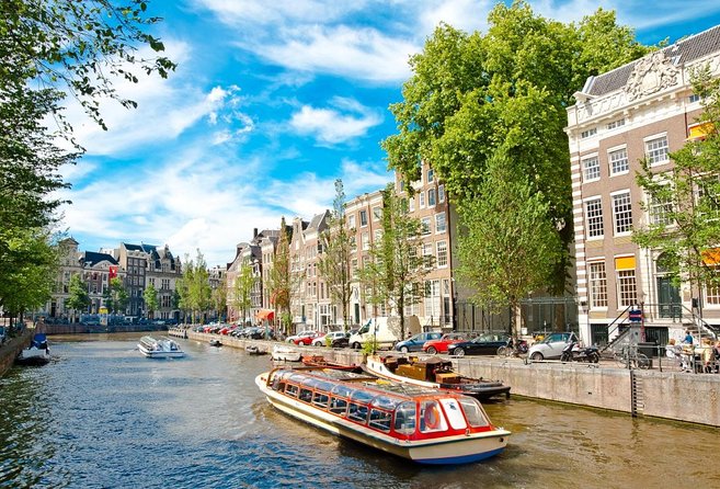Amsterdam Christmas Walk with hot drink and Dutch treat - Key points before you book