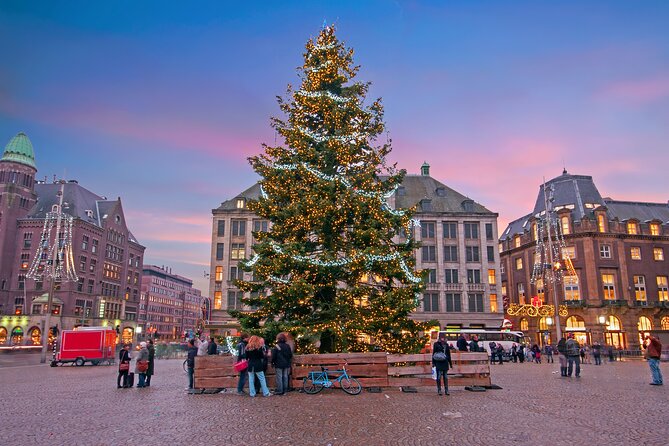 Amsterdam Christmas Walk with hot drink and Dutch treat - Dam Square sets the seasonal tone