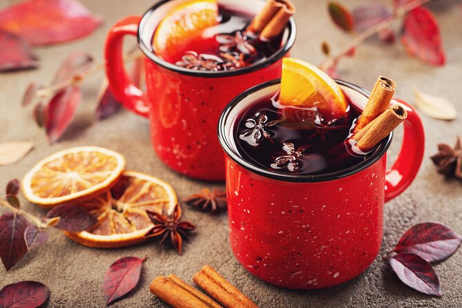 Amsterdam Christmas Walk with hot drink and Dutch treat - The 9 Little Streets deliver the best browsing atmosphere