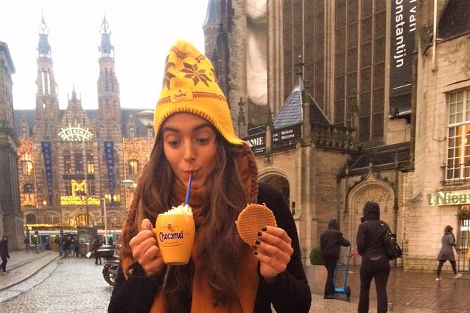 Amsterdam Christmas Walk with hot drink and Dutch treat - Noordermarkt is a pleasant finish