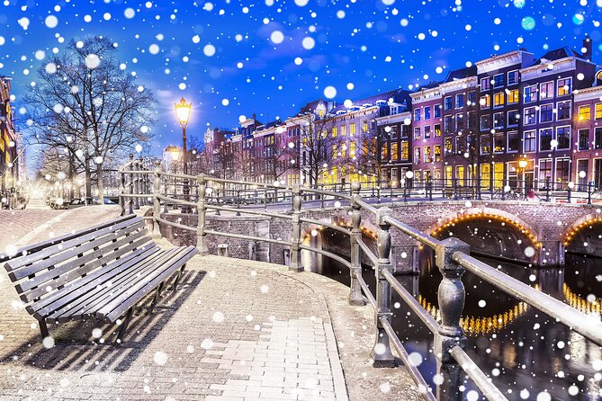 Amsterdam Christmas Walk with hot drink and Dutch treat - Spui brings history without a museum ticket