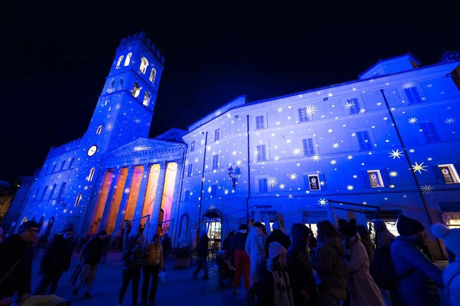 Assisi Christmas Train Tour - Piazza Santa Chiara and the Religious Heart of Assisi