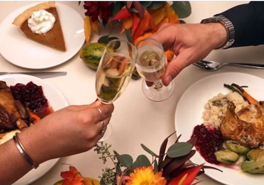 Baltimore: Christmas Day Gourmet Brunch or Dinner Cruise - Views of Fort McHenry and Baltimore’s skyline