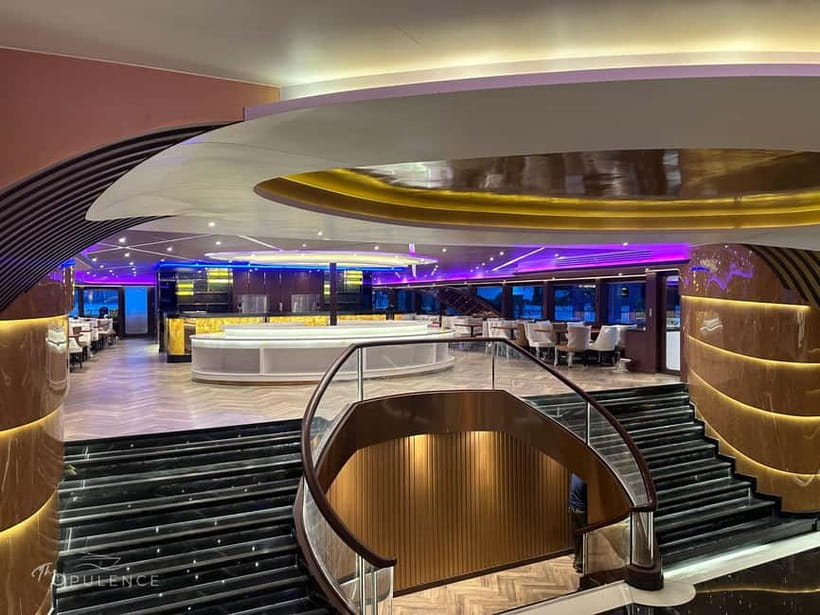 Bangkok: Celebrate New Year Opulence Dinner Cruise - Music, Bon Viva, and the countdown