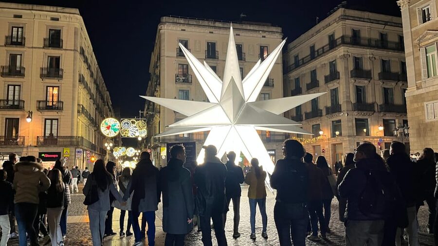 Barcelona: Christmas Lights and Markets Bike Tour - Why a Bike Works Well for Barcelona at Christmas