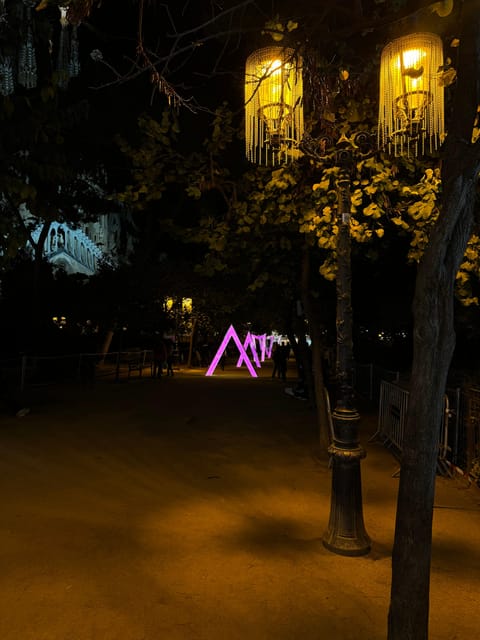 Barcelona: Christmas Lights and Markets Bike Tour - Entering the Gothic Quarter