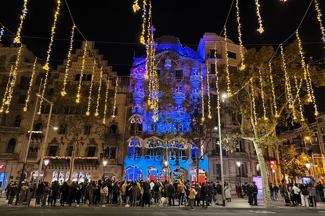Barcelona Christmas Walking Tour - Barcelona Cathedral and Christmas customs