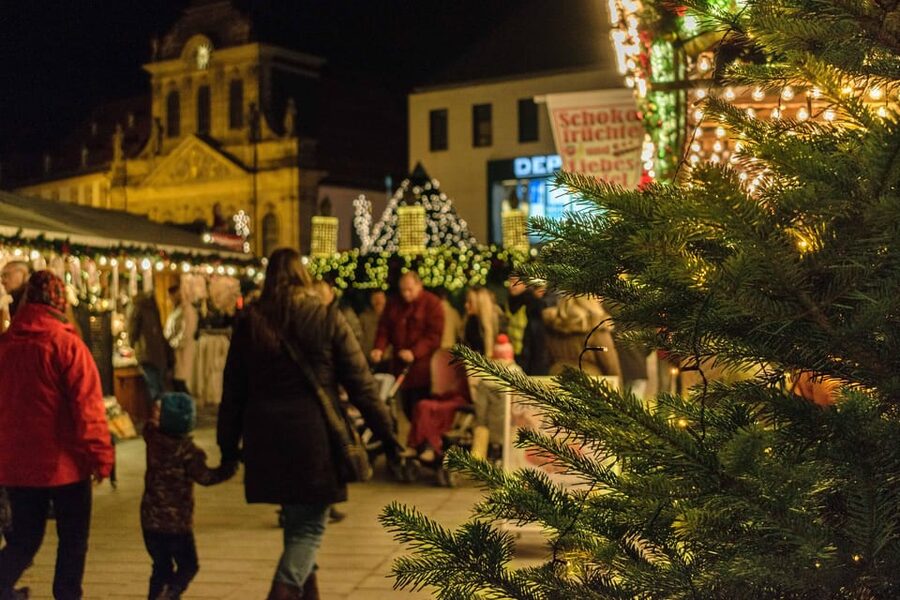 Bayreuth: Christmas city tour in German - Starting at Bayreuth’s red information cube