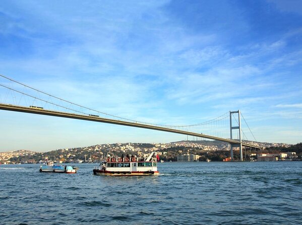 Bosphorus New Years Dinner Cruise Party in Istanbul 2026 - Who will enjoy this New Year’s cruise?