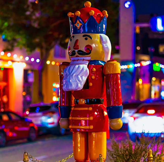 Boston: Holiday Sights and Festive Nights Trolley Tour - Is the holiday lighting worth the ride?