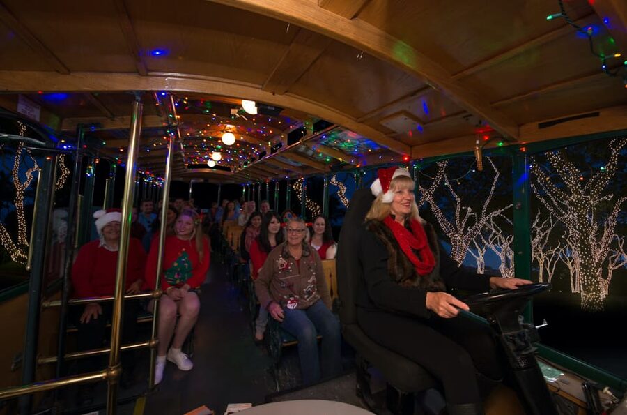 Boston: Holiday Sights and Festive Nights Trolley Tour - Setting off from Long Wharf