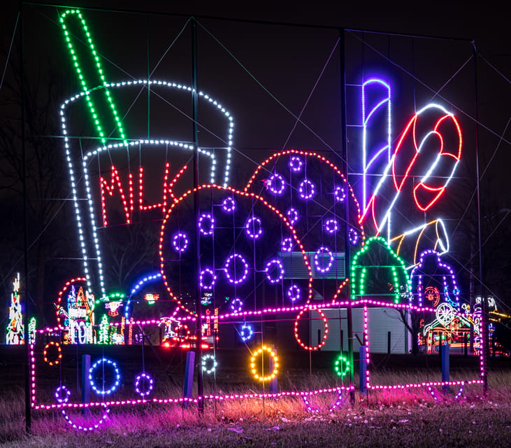 Branson: Lights of Joy Christmas Drive-Thru - Timing Your Visit Between 5:00 PM And 11:00 PM