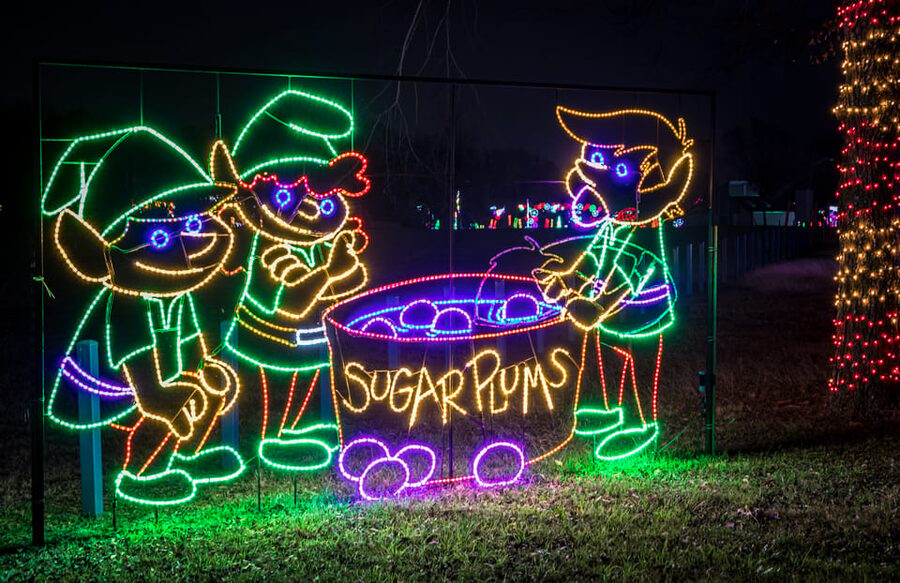 Branson: Lights of Joy Christmas Drive-Thru - The Route: Traditional Scenes With A Few Surprises