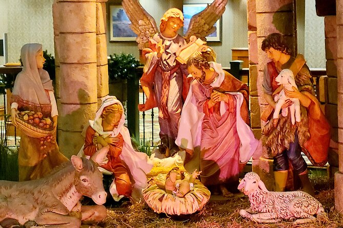 Branson VIP Christmas Light Tour - Shepherd of the Hills, Old English Village, and extra stops