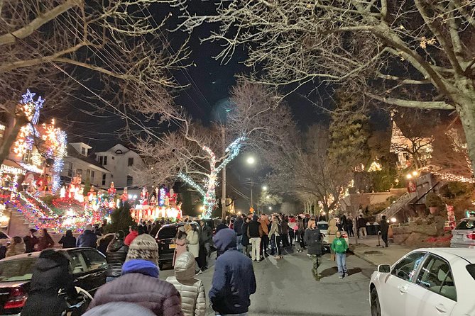 Brooklyn Christmas Lights Walking Tour at Dyker Heights - Starting at 8626 4th Avenue