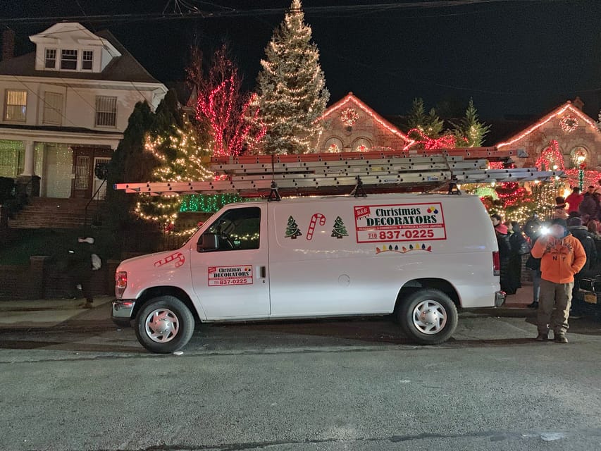 Brooklyn: Dyker Heights Christmas Walking Tour - Seventy-Five Minutes Among the Christmas Houses