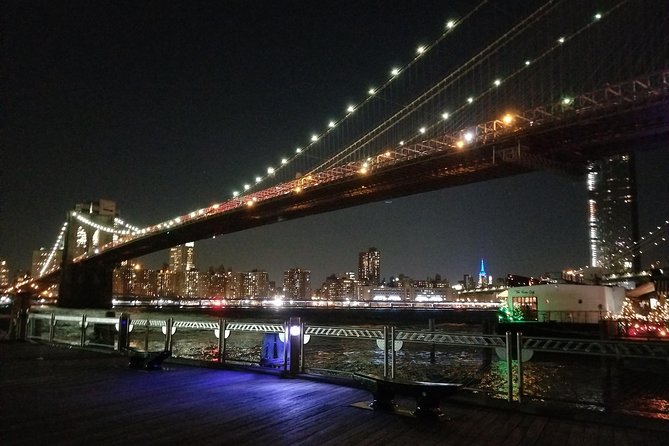 Brooklyn Dyker Heights Christmas Wonderland Bus Tour - DUMBO and the best photo stop