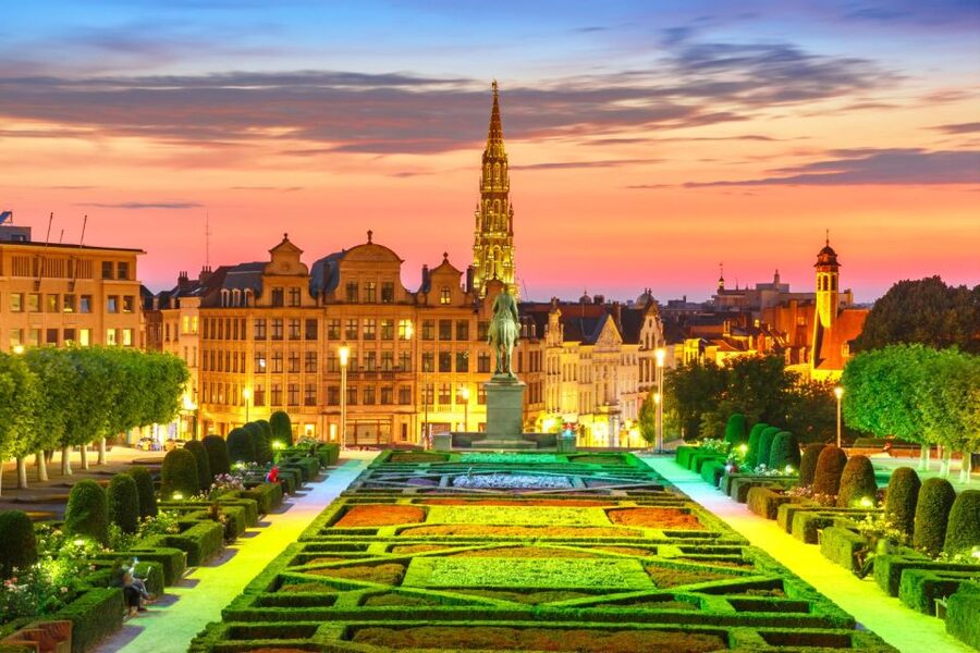 Brussels: Christmas Market Magic Walking Tour with a Local - Local stories and seasonal customs