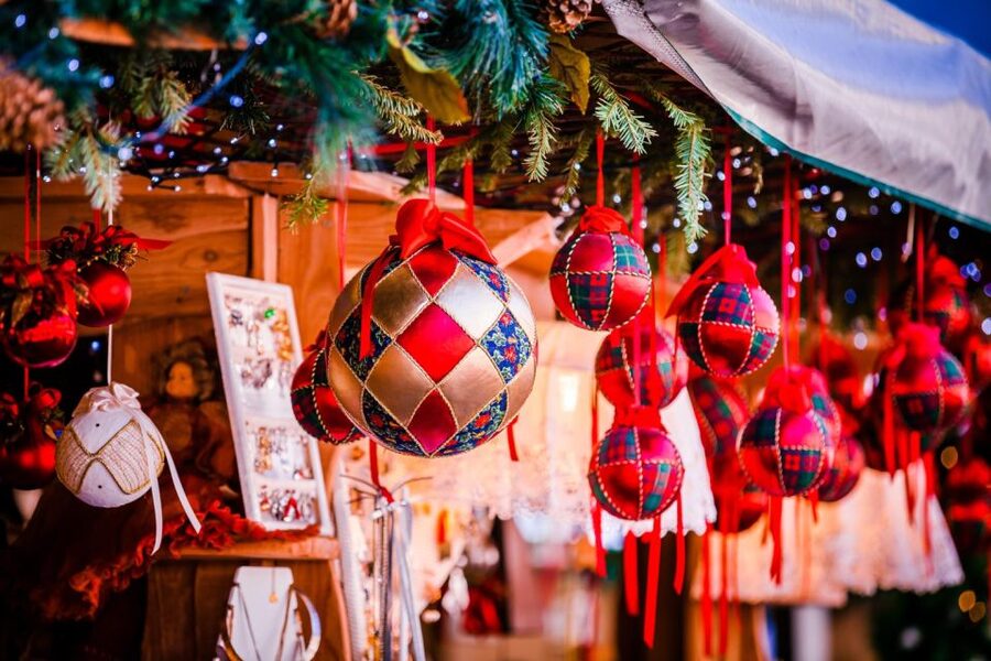 Brussels: Christmas Market Magic Walking Tour with a Local - Who should book this experience?
