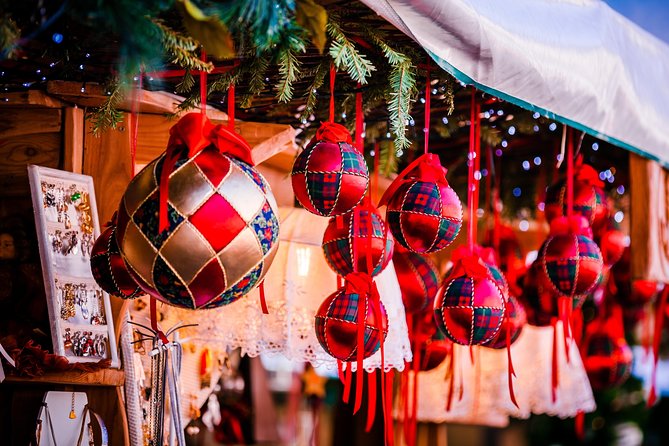 Brussels Private & Personalized Christmas Tour with a Local Guide - Small market stalls and local craftsmanship