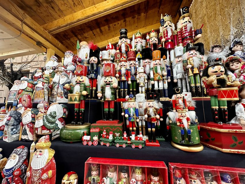 Budapest: Christmas Market Guided Walking Tour with Tastings - Meeting Guides Who Explain More Than Food