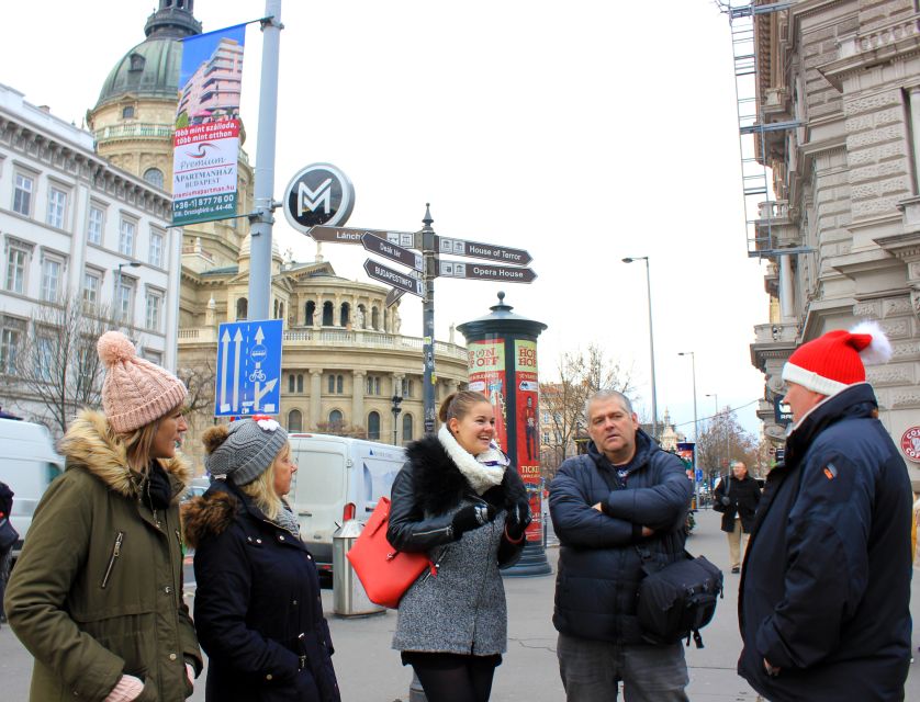 Budapest Christmas Walking Tour w Entry to Basilica - Who should book this walking tour