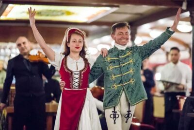 Budapest: New Year’s Eve Party Cruise with Food & Live Show