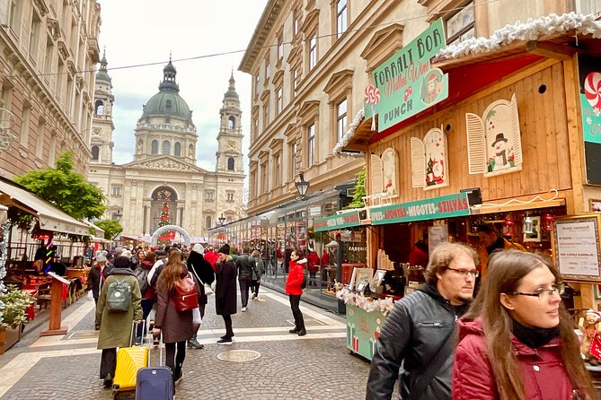 Budapest Wonderland - A Christmas Market Tour with Chimney Cake & Mulled Wine - Gresham Palace and the city between markets