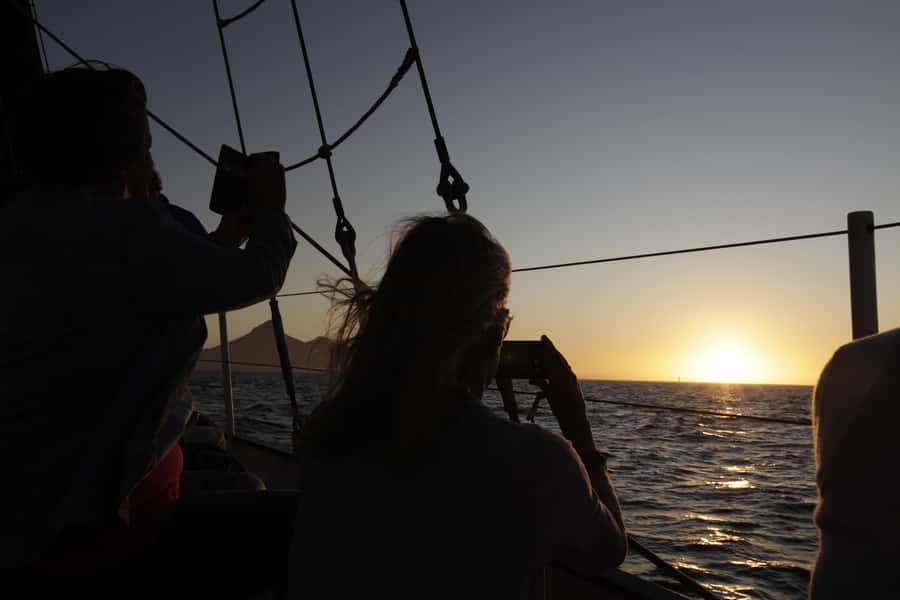 Cape Town: New Year's Eve Fireworks Cruise - Watching the Five-Minute Fireworks Display