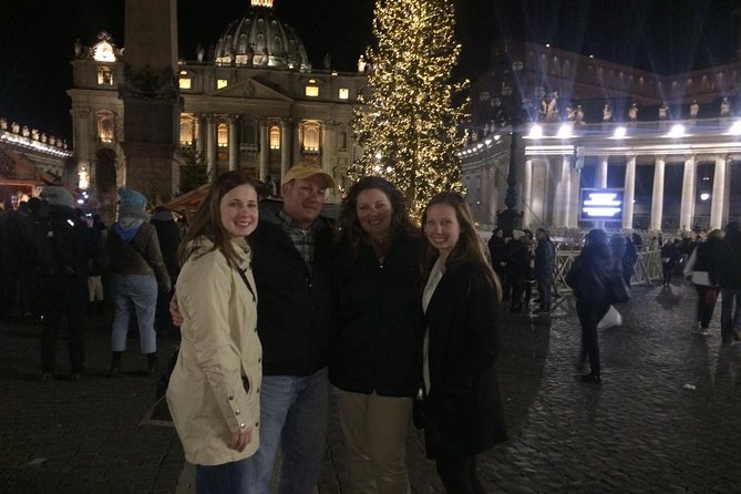 Celebrate Christmas in Rome - Small Group Walking Tour - San Lorenzo in Lucina and Piazza Colonna