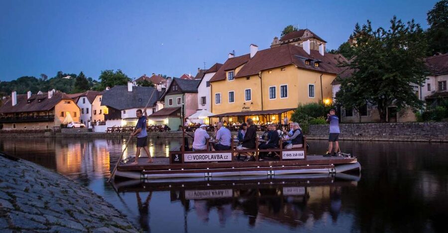 Český Krumlov: Advent Wooden Raft River Cruise - Starting at Krumlovské Benátky