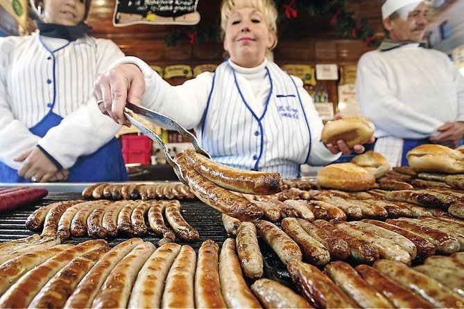 Chicago-Style Holiday Hike: Festive Food and Walking Tour - Why this holiday walk works so well