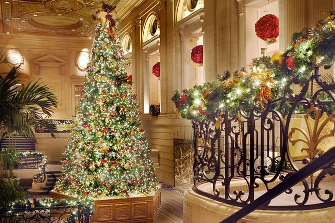 Chicago-Style Holiday Hike: Festive Food and Walking Tour - Palmer House and the brownie with a story
