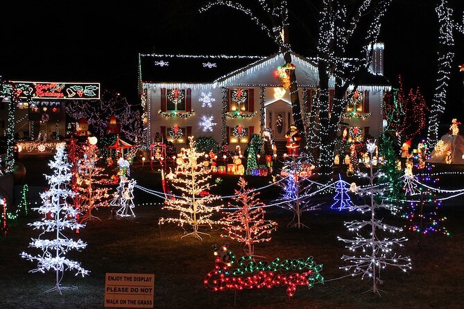 Christmas Carol Trolley Holiday Music & Lights Tour in Sarasota - What kind of Christmas experience is this?