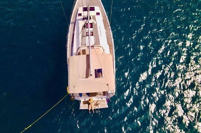 Christmas Cove and Pizza Pi Happy Hour Sail Tour - Who should book this Christmas Cove sail?