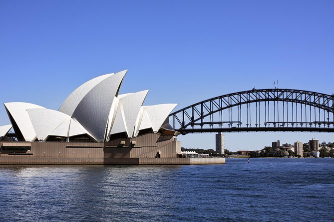 Christmas Day Cruise on Sydney Harbour - A festive boat without too much fuss