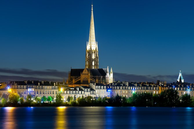 Christmas illuminations in 2CV - With 2 Presents (Food + goodies) - The great square and Bordeaux’s historic districts