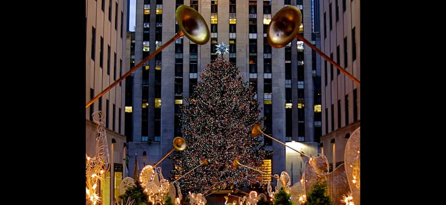 Christmas in New York: Iconic Holiday Lights Tour - Times Square sets the holiday mood