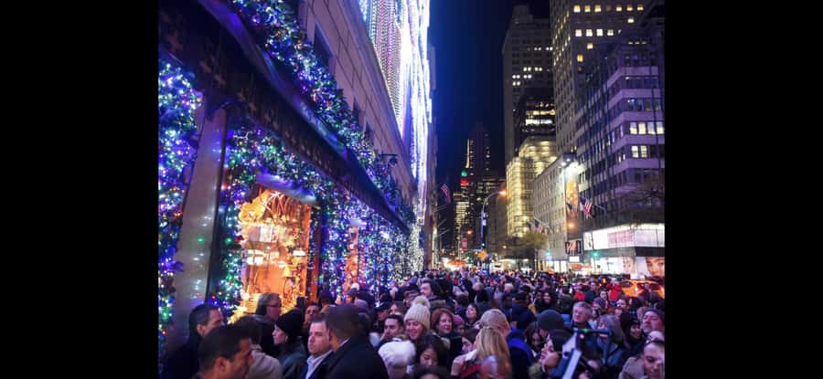 Christmas in New York: Pedicab Tour & Rockefeller Tree - Fifth Avenue and New York’s holiday windows