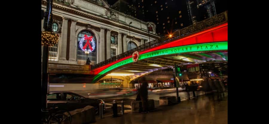 Christmas in New York: Pedicab Tour & Rockefeller Tree - Guide commentary and the human touch
