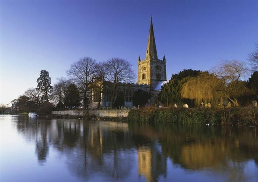 Christmas in Oxford, the Cotswolds and Stratford with Lunch - Why Christmas Day changes the value of this tour