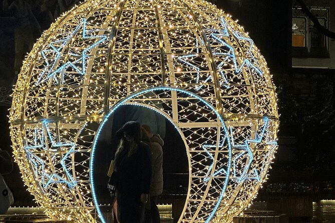Christmas Lights and Markets London Taxi Tour - Covent Garden gives you the best market pause