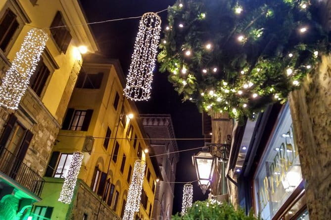 Christmas Lights Private Photo Tour in Florence - Piazza della Signoria for architectural images