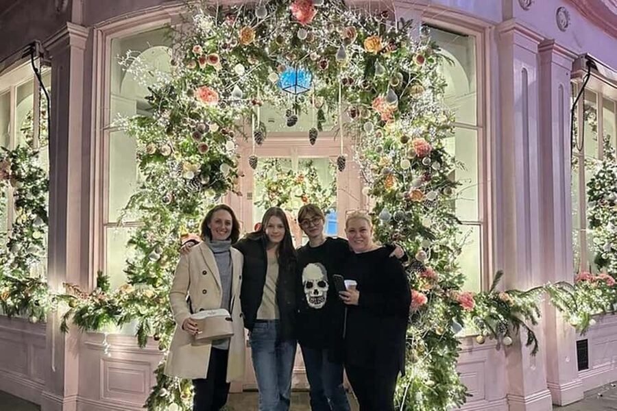 Christmas Lights Taxi Tour with Hotel Pickup - Key points to know before booking