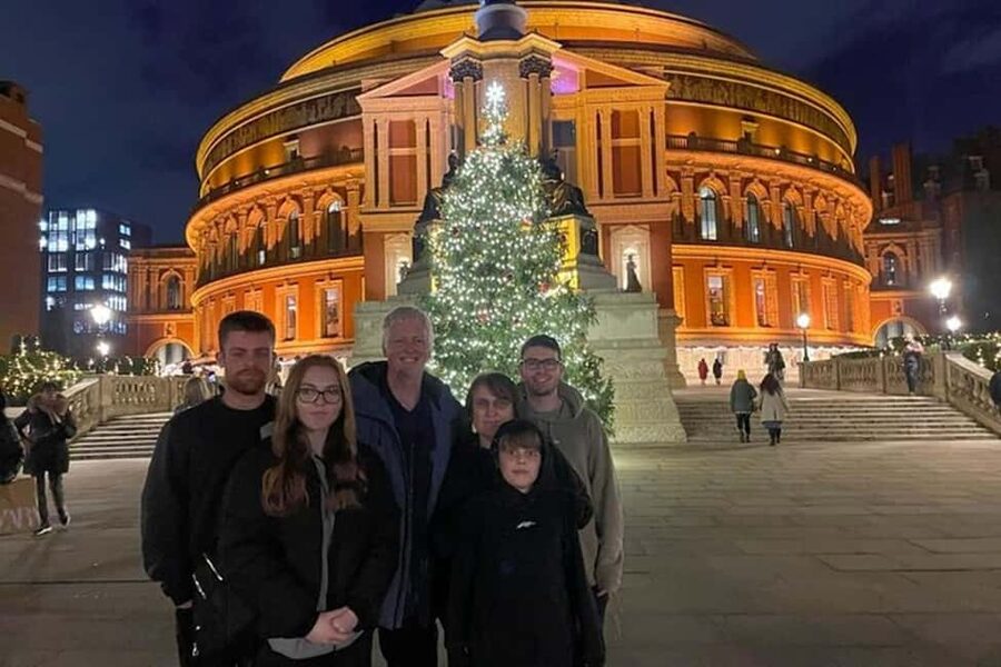 Christmas Lights Taxi Tour with Hotel Pickup - Comfort, access, and group size