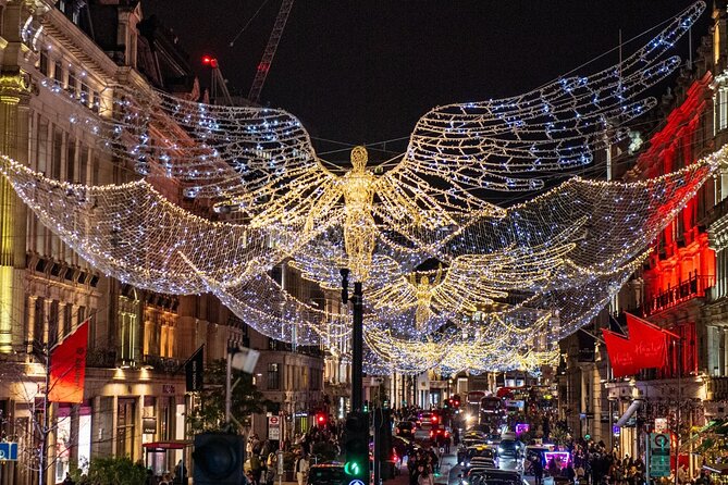 Christmas Lights Tour by Vintage Bus in London - Passing Trafalgar Square and the Norwegian tree