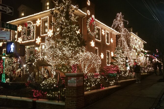 Christmas Lights Tour of Dyker Heights Brooklyn - The Midtown pickup and the effect of New York traffic