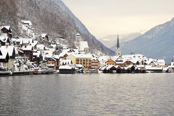 Christmas Markets Tour with St.Gilgen + St.Wolfgang + Hallstatt - Salzburg to Fuschlsee: the day begins with Alpine scenery